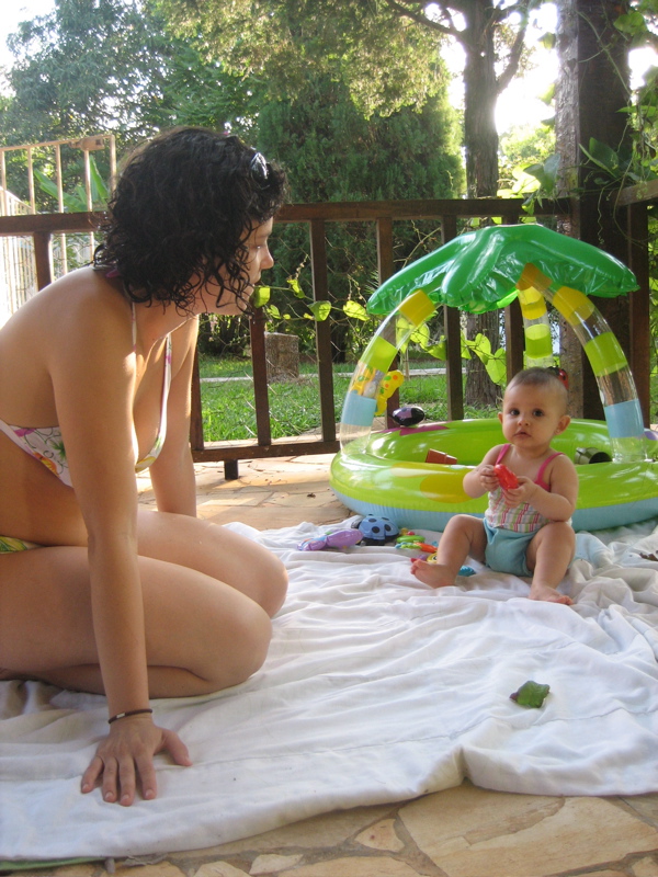 iara e tia dani ensaiando