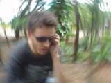 entortando a cabeça