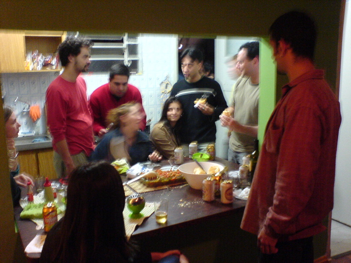 zil e andre na cozinha