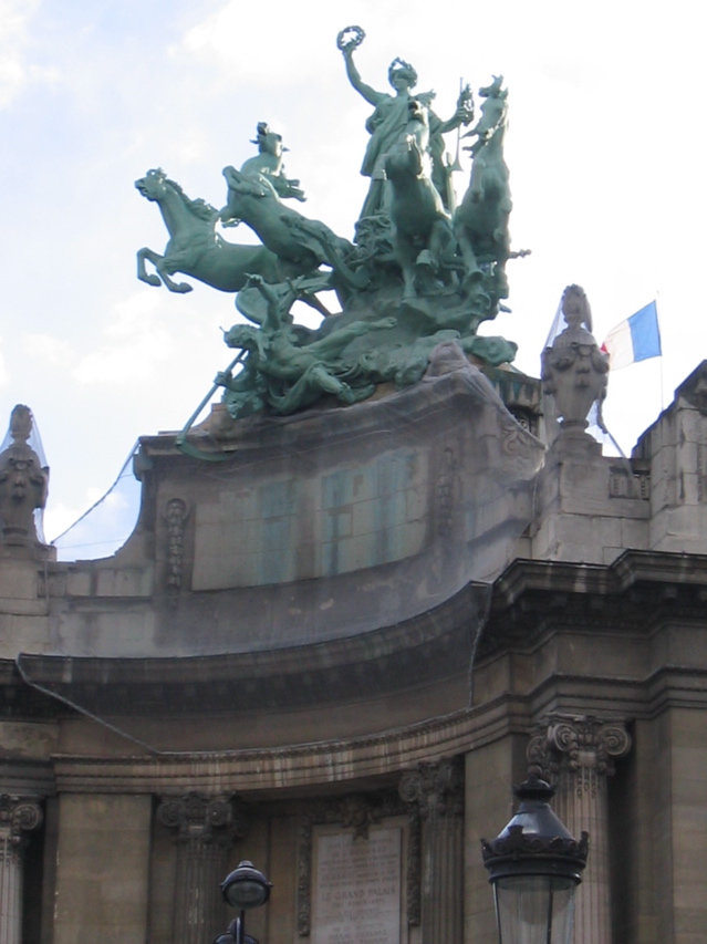 saída na champs elisées