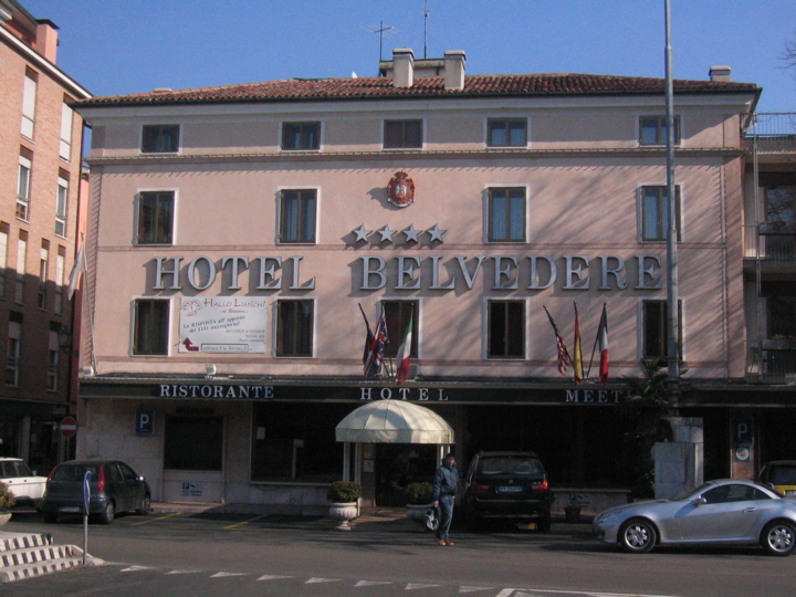 Hotel simpatico e barato