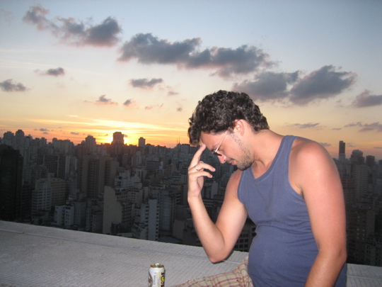 O Pensador de Pochete